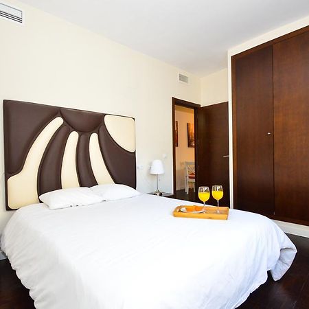 The Zentral Museo Apartment Seville Exterior photo